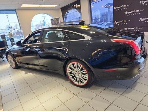 Photo 5 of 6 of 2018 Jaguar XJ XJL Supercharged