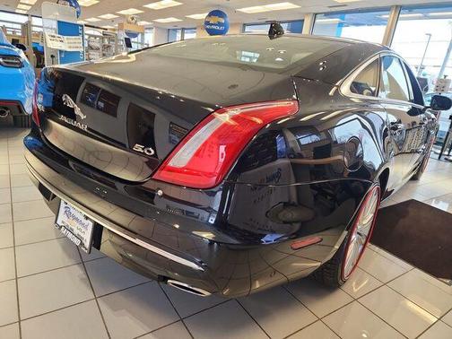 Photo 3 of 6 of 2018 Jaguar XJ XJL Supercharged