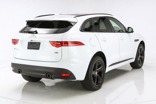 Photo 5 of 28 of 2017 Jaguar F-PACE 35t R-Sport