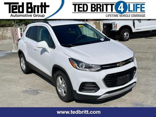 Photo 3 of 9 of 2017 Chevrolet Trax LT