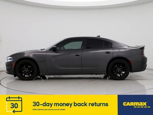 Photo 3 of 27 of 2017 Dodge Charger SXT