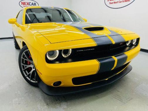 Photo 1 of 67 of 2017 Dodge Challenger SRT 392