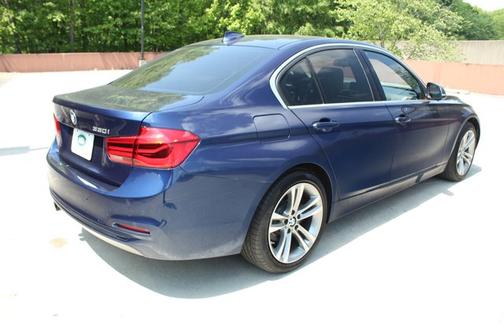 Photo 2 of 29 of 2017 BMW 330 i xDrive