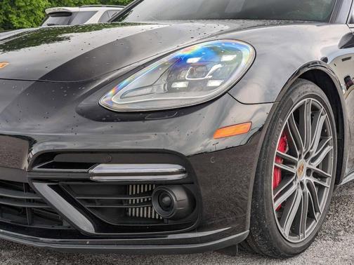 Photo 3 of 19 of 2017 Porsche Panamera Turbo