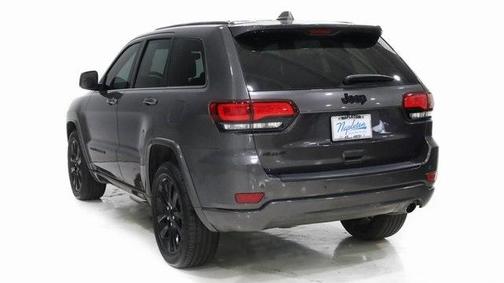 Photo 4 of 25 of 2020 Jeep Grand Cherokee Altitude