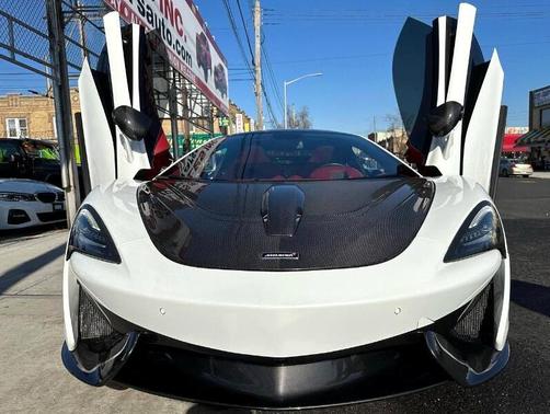 Photo 2 of 17 of 2017 McLaren 570GT Base