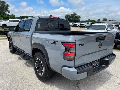 Photo 5 of 24 of 2022 Nissan Frontier PRO-X