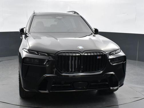 Photo 2 of 44 of 2023 BMW X7 M60i