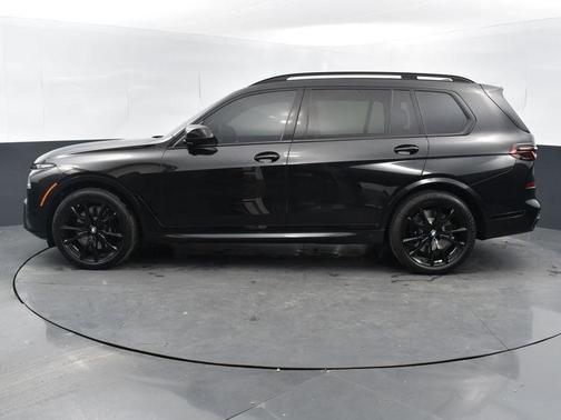 Photo 4 of 44 of 2023 BMW X7 M60i