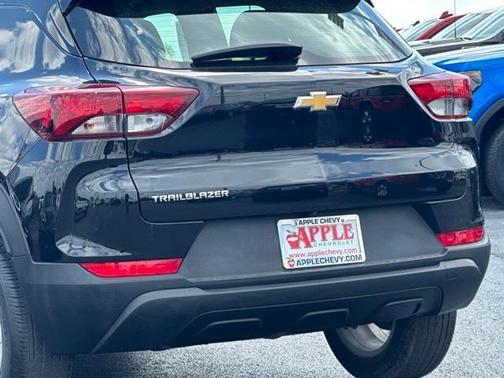 Photo 5 of 27 of 2021 Chevrolet Trailblazer LS