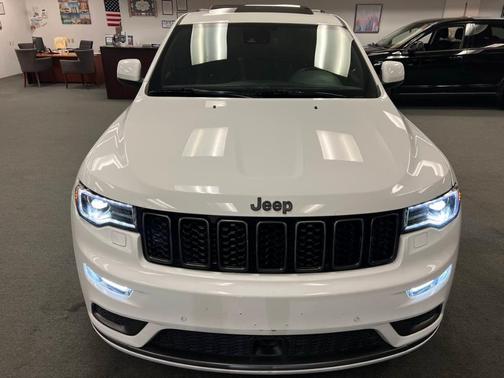 Photo 5 of 66 of 2018 Jeep Grand Cherokee High Altitude