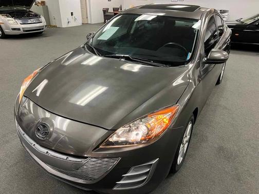 Photo 2 of 15 of 2010 Mazda Mazda3 i Touring