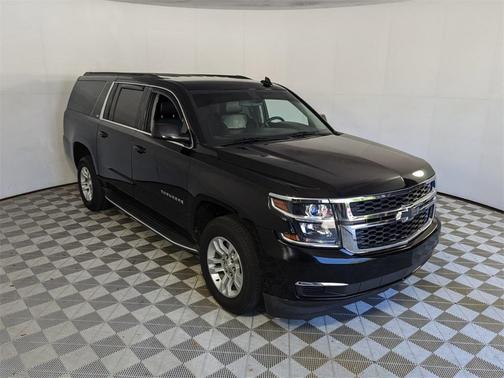 Photo 3 of 28 of 2016 Chevrolet Suburban LS