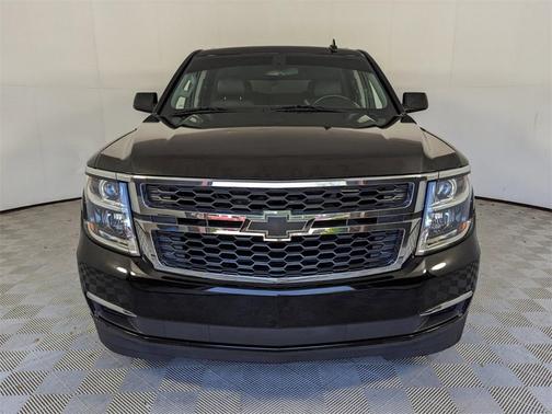Photo 4 of 28 of 2016 Chevrolet Suburban LS