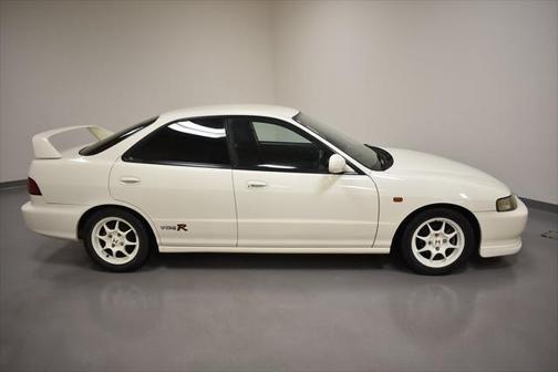 Photo 5 of 31 of 1996 Acura Integra Type R