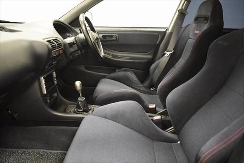 Photo 3 of 31 of 1996 Acura Integra Type R