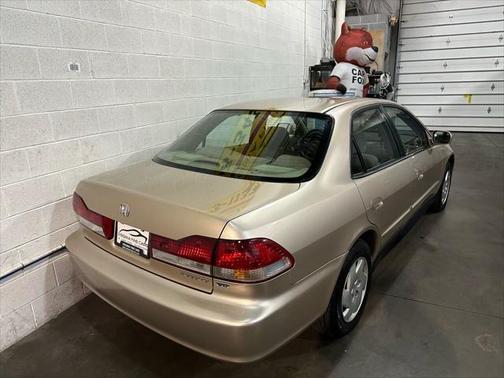 Photo 5 of 23 of 2002 Honda Accord LX V6