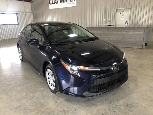 Photo 3 of 18 of 2021 Toyota Corolla LE