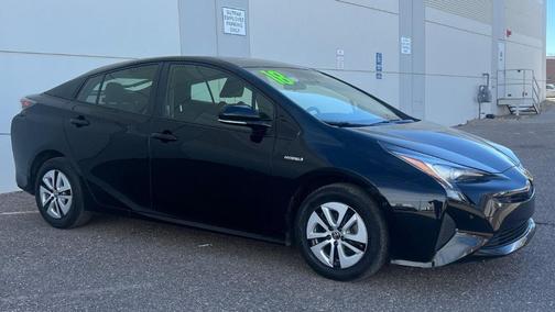 Photo 3 of 8 of 2018 Toyota Prius Three