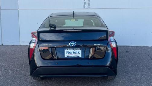 Photo 5 of 8 of 2018 Toyota Prius Three