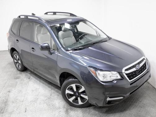 Photo 2 of 36 of 2018 Subaru Forester 2.5i Premium