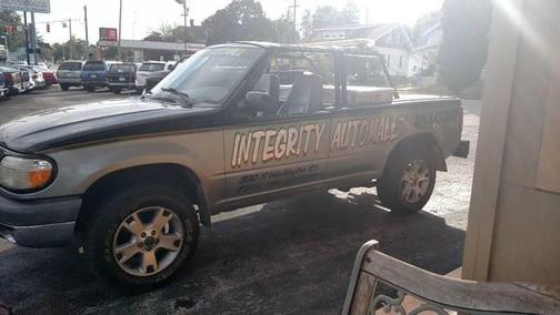 Photo 4 of 4 of 1999 Ford Explorer XLT