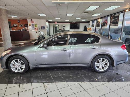 Photo 1 of 31 of 2011 INFINITI G25x Base