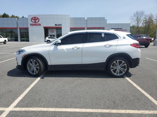 Photo 2 of 29 of 2022 BMW X2 xDrive28i
