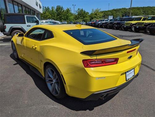 Photo 5 of 26 of 2016 Chevrolet Camaro 1LT