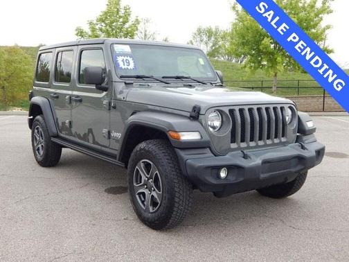 Photo 1 of 30 of 2019 Jeep Wrangler Unlimited Sport