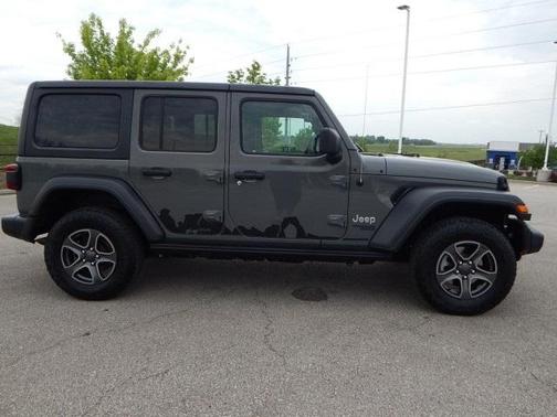 Photo 2 of 30 of 2019 Jeep Wrangler Unlimited Sport