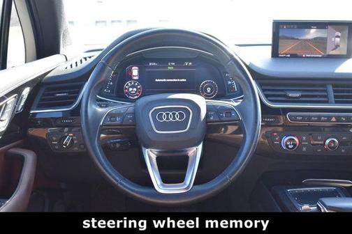 Photo 4 of 57 of 2019 Audi Q7 55 Premium Plus