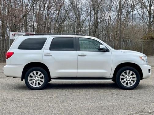 Photo 4 of 51 of 2015 Toyota Sequoia Platinum