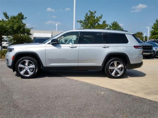 Photo 3 of 34 of 2021 Jeep Grand Cherokee L Limited