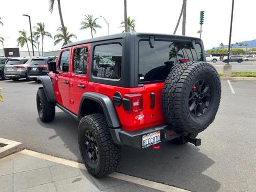 Photo 5 of 13 of 2018 Jeep Wrangler Unlimited Rubicon