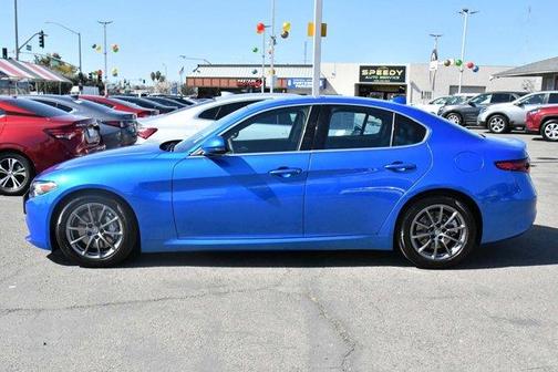 Photo 4 of 40 of 2020 Alfa Romeo Giulia Base