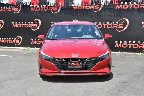 Photo 2 of 36 of 2021 Hyundai Elantra SEL