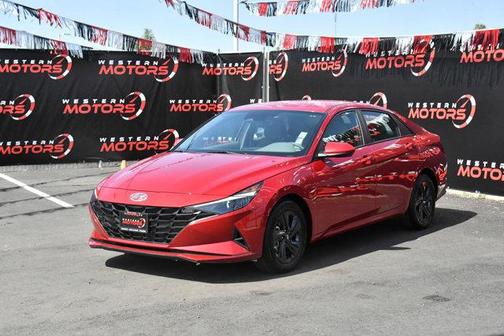 Photo 3 of 36 of 2021 Hyundai Elantra SEL