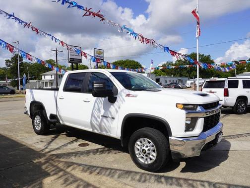 Photo 1 of 9 of 2021 Chevrolet Silverado 2500 LT