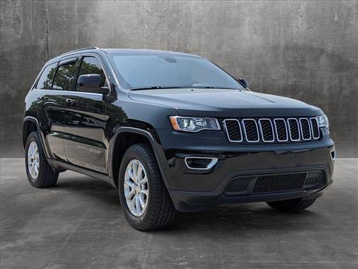 Photo 3 of 17 of 2017 Jeep Grand Cherokee Laredo