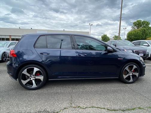 Photo 2 of 26 of 2017 Volkswagen Golf GTI S 4-Door