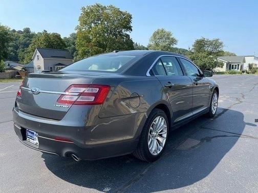 Photo 5 of 29 of 2019 Ford Taurus Limited