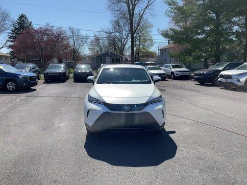 Photo 5 of 46 of 2022 Toyota Venza LE
