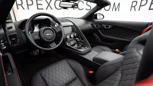 Photo 3 of 83 of 2017 Jaguar F-TYPE SVR