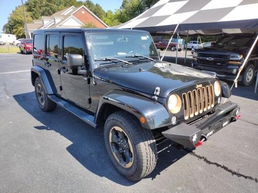 Photo 3 of 22 of 2014 Jeep Wrangler Unlimited Sahara