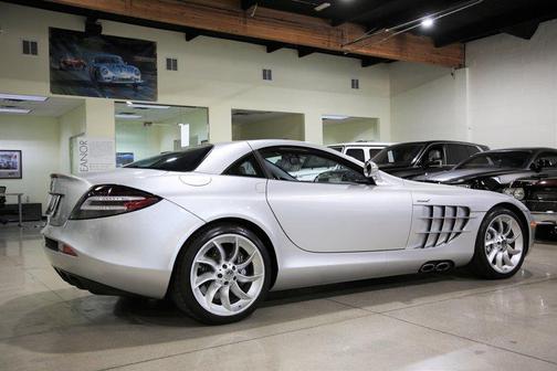 Photo 3 of 30 of 2006 Mercedes-Benz SLR McLaren