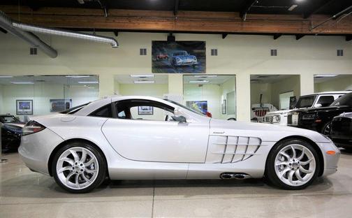 Photo 2 of 30 of 2006 Mercedes-Benz SLR McLaren
