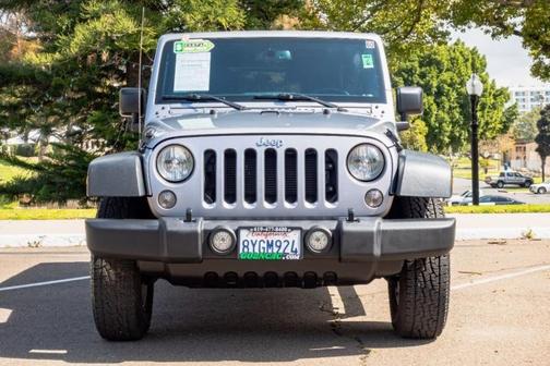 Photo 2 of 31 of 2017 Jeep Wrangler Unlimited Sport