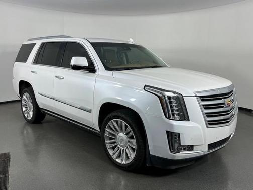 Photo 2 of 11 of 2016 Cadillac Escalade Platinum