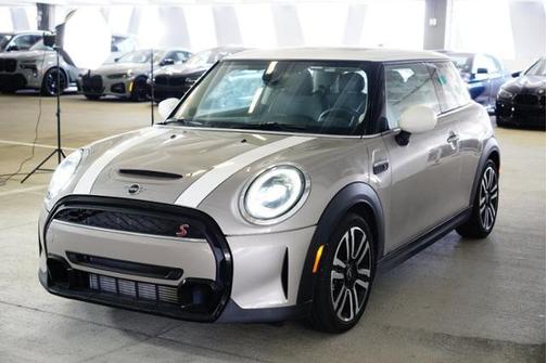 Photo 2 of 16 of 2022 MINI Hardtop Cooper S